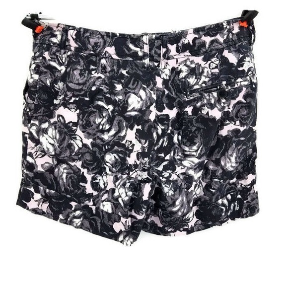 H & M Womens Shorts Floral Pleated Front Cuff Soft Feel Tencel® Fabric Size 4 - Picture 4 of 7